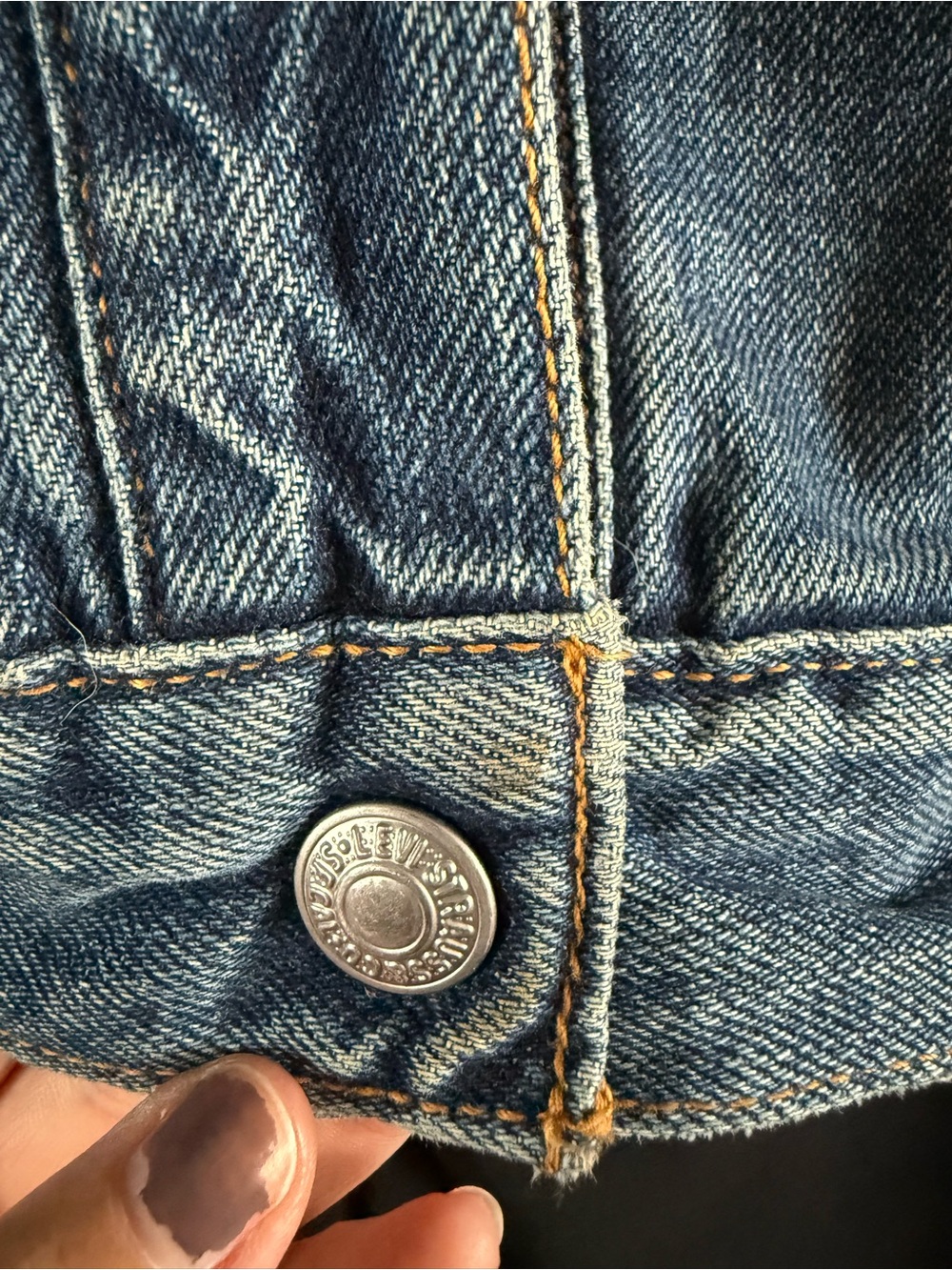 Levi's Women's Medium Blue Denim Trucker Jacket - Picture 7 of 7